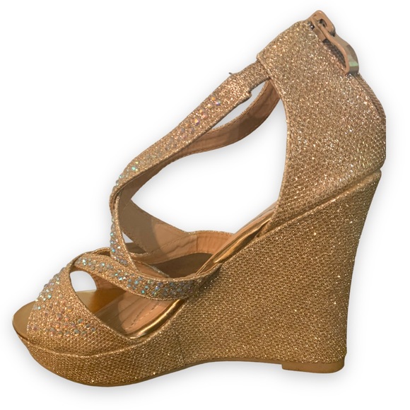 🌟✨Gold Wedges with Rhinestones✨🌟 - Picture 3 of 4